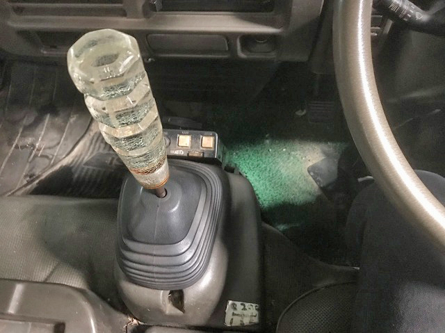 いすゞフォワードジャストンアームロール中型（4t）[写真20]