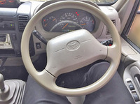 トヨタトヨエースアルミバン小型（2t・3t）[写真27]