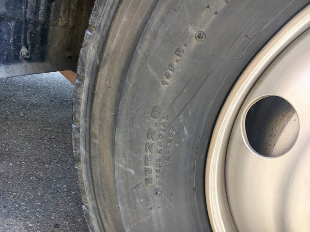 日野プロフィア汚泥吸引車大型（10t）[写真17]