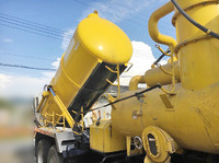 日野プロフィア汚泥吸引車大型（10t）[写真07]