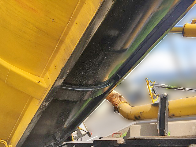 日野プロフィア汚泥吸引車大型（10t）[写真09]