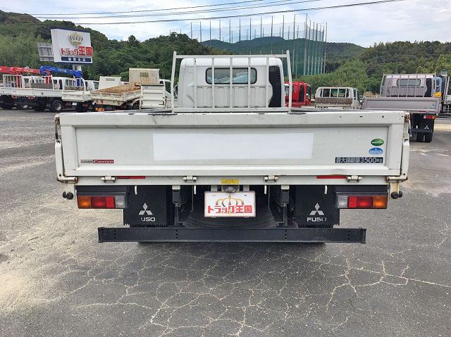 三菱ふそうキャンター平ボディ小型（2t・3t）[写真11]