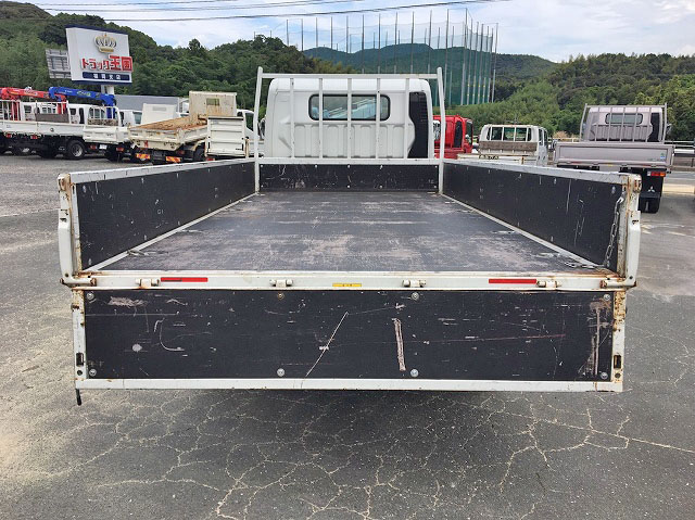 三菱ふそうキャンター平ボディ小型（2t・3t）[写真12]