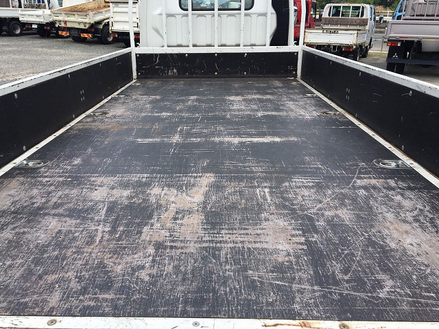 三菱ふそうキャンター平ボディ小型（2t・3t）[写真13]