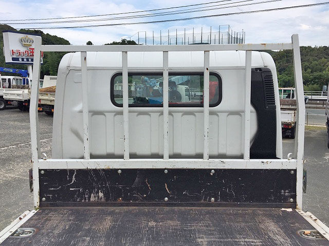 三菱ふそうキャンター平ボディ小型（2t・3t）[写真14]