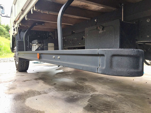 三菱ふそうキャンター平ボディ小型（2t・3t）[写真16]