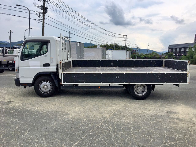 三菱ふそうキャンター平ボディ小型（2t・3t）[写真06]