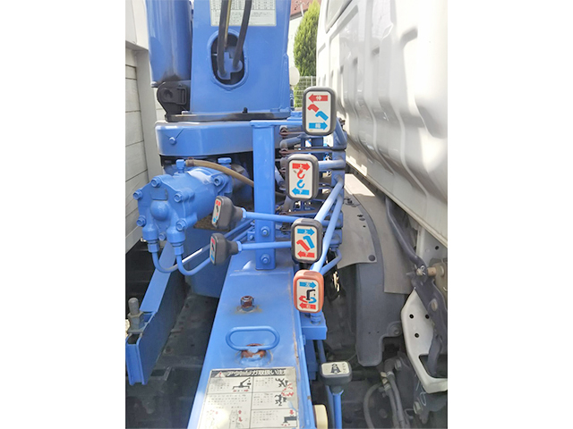 いすゞエルフクレーン4段小型（2t・3t）[写真10]