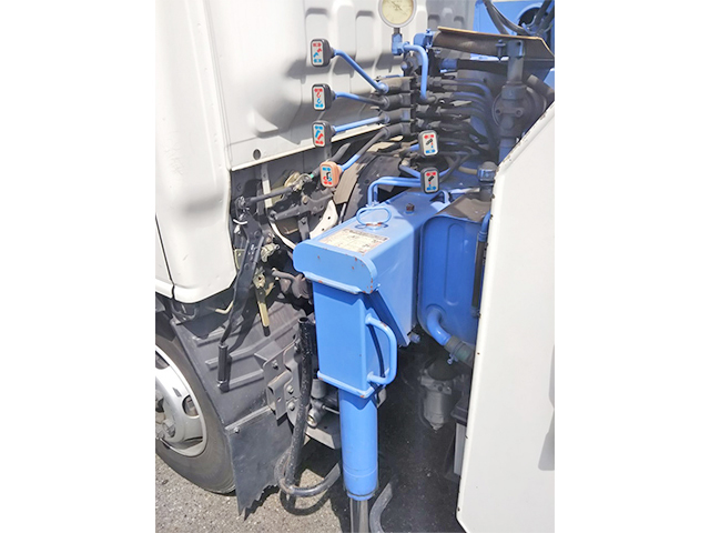 いすゞエルフクレーン4段小型（2t・3t）[写真11]