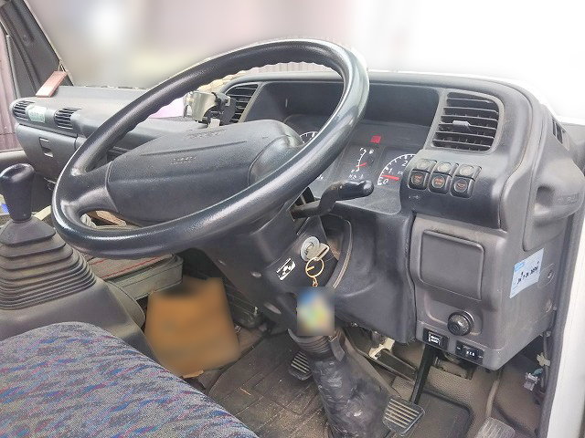 いすゞエルフクレーン4段小型（2t・3t）[写真31]