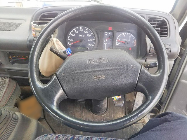 いすゞエルフクレーン4段小型（2t・3t）[写真32]