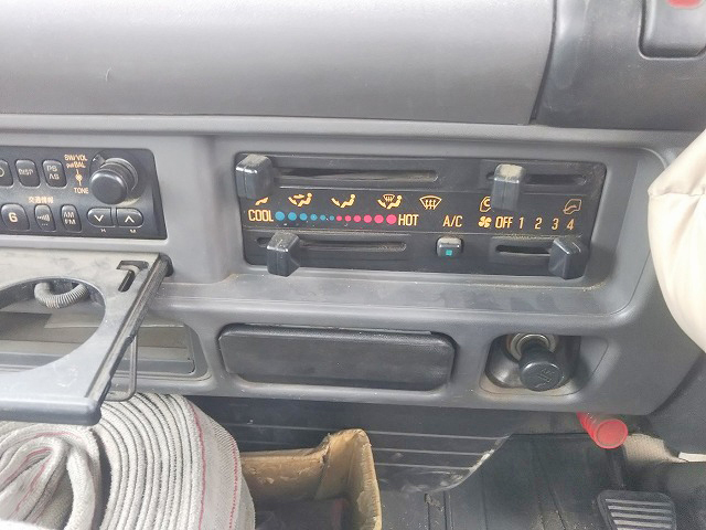 いすゞエルフクレーン4段小型（2t・3t）[写真37]