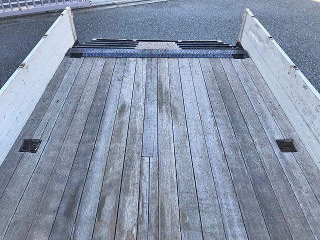 日野レンジャー回送車中型（4t）[写真12]