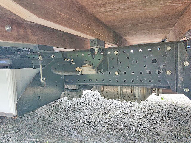 いすゞエルフ平ボディ小型（2t・3t）[写真11]