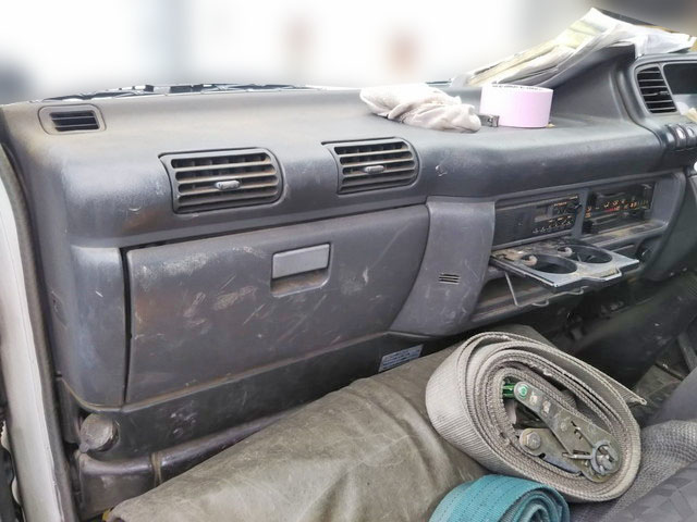 いすゞエルフ平ボディ小型（2t・3t）[写真27]