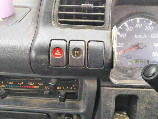 いすゞエルフ平ボディ小型（2t・3t）[写真32]