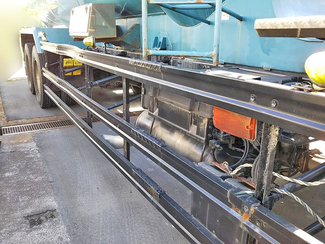 三菱ふそうスーパーグレートバルク車（粉粒体運搬車）大型（10t）[写真07]