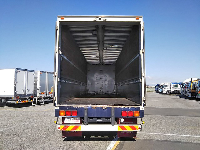 UDトラックスクオンアルミウイング大型（10t）[写真12]