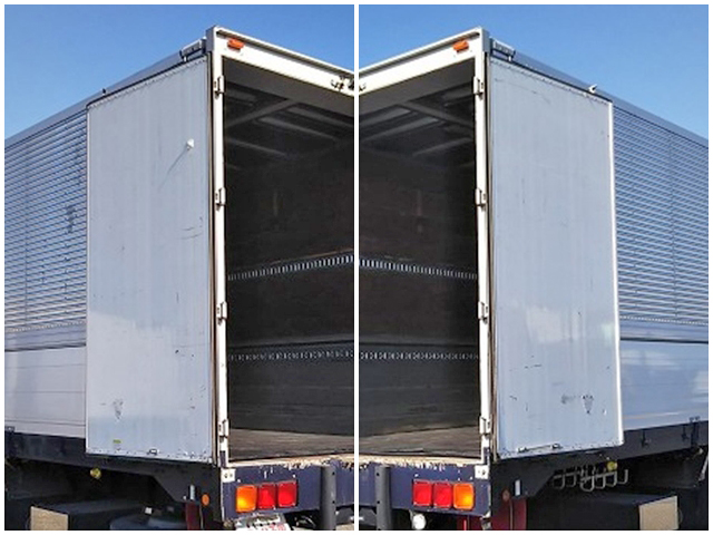 UDトラックスクオンアルミウイング大型（10t）[写真13]