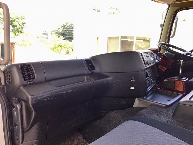 日野プロフィアトレーラーヘッド（トラクターヘッド）大型（10t）[写真31]