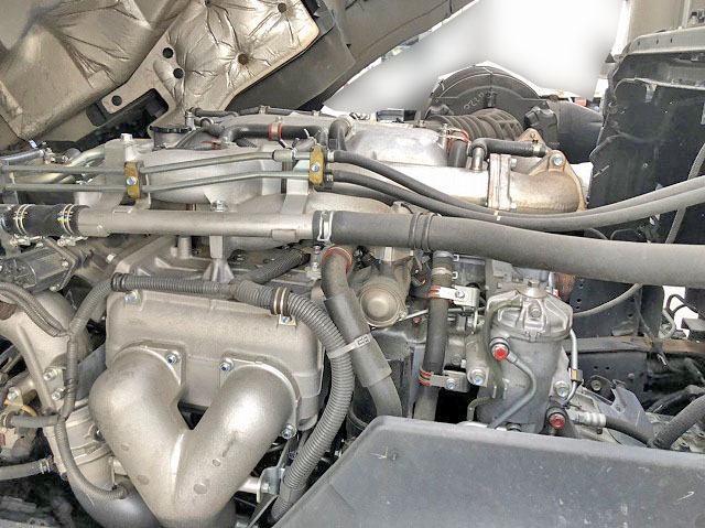 いすゞギガアルミウイング大型（10t）[写真25]