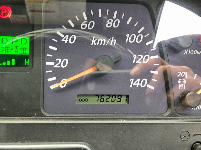 いすゞギガアルミウイング大型（10t）[写真32]