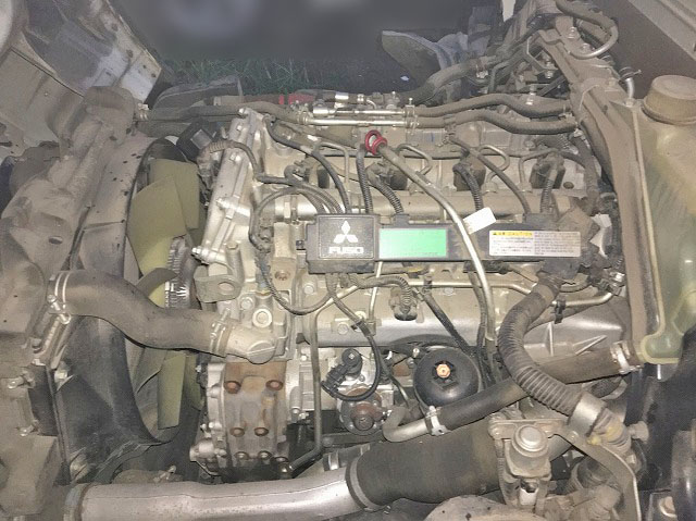 三菱ふそうキャンター平ボディ小型（2t・3t）[写真13]