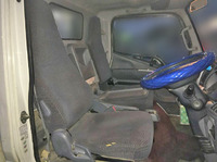 三菱ふそうキャンター平ボディ小型（2t・3t）[写真15]