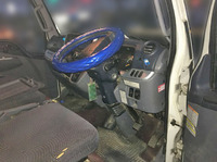 三菱ふそうキャンター平ボディ小型（2t・3t）[写真16]