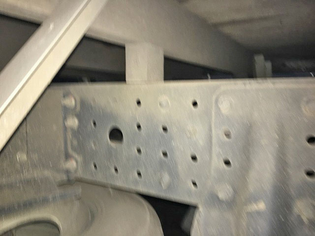 三菱ふそうキャンター平ボディ小型（2t・3t）[写真09]