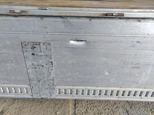 日野レンジャーアルミウイング中型（4t）[写真18]