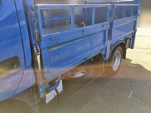 日野デュトロ平ボディ小型（2t・3t）[写真10]