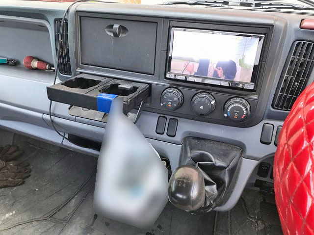 三菱ふそうキャンター平ボディ小型（2t・3t）[写真16]