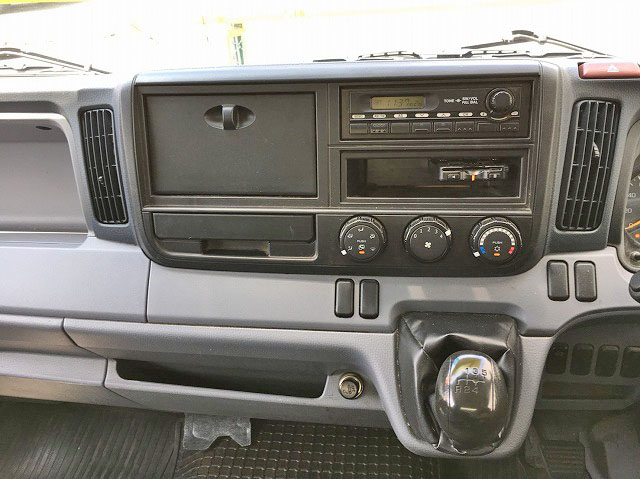 三菱ふそうキャンターアルミバン小型（2t・3t）[写真21]