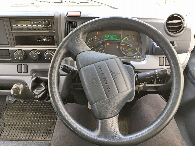 三菱ふそうキャンターアルミバン小型（2t・3t）[写真23]