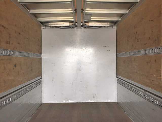 UDトラックスクオンアルミウイング大型（10t）[写真13]