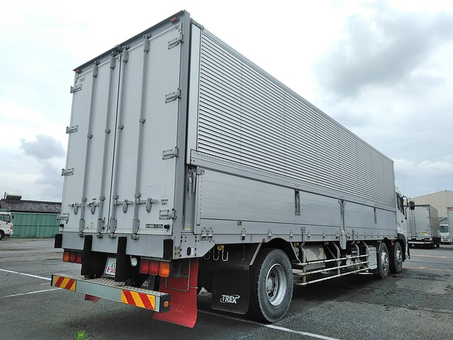 UDトラックスクオンアルミウイング大型（10t）[写真02]