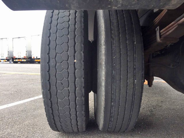 UDトラックスクオンアルミウイング大型（10t）[写真22]