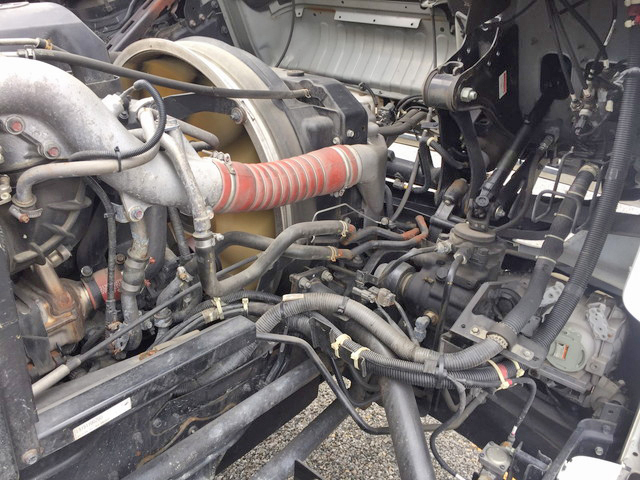 UDトラックスクオンアルミウイング大型（10t）[写真24]