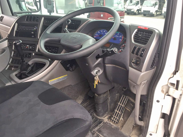 UDトラックスクオンアルミウイング大型（10t）[写真30]