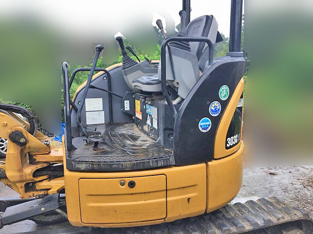 CATミニユンボ（ミニバックホー）[写真03]