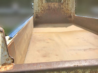 三菱ふそうキャンターダンプ小型（2t・3t）[写真09]