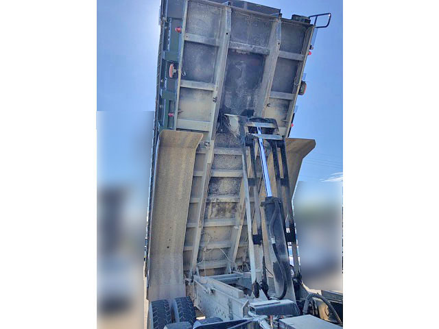 三菱ふそうスーパーグレートダンプ大型（10t）[写真10]