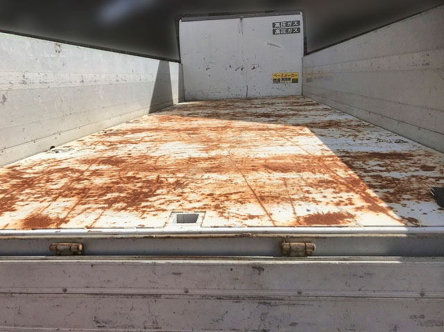 UDトラックスコンドルアルミブロック中型（4t）[写真08]