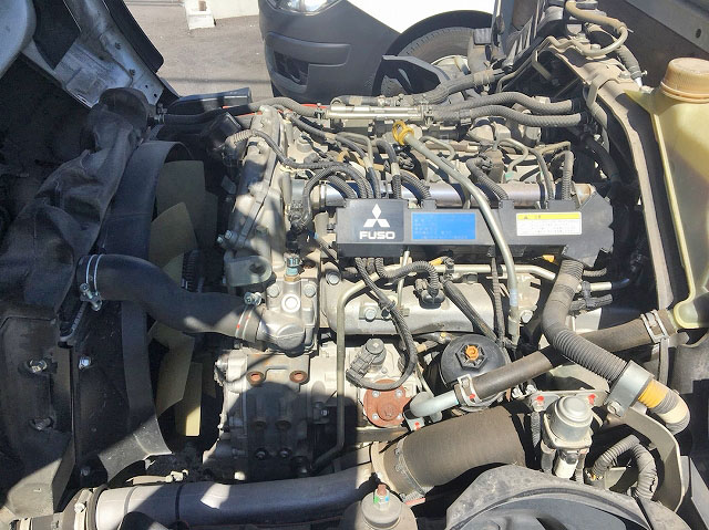 三菱ふそうキャンター平ボディ小型（2t・3t）[写真16]