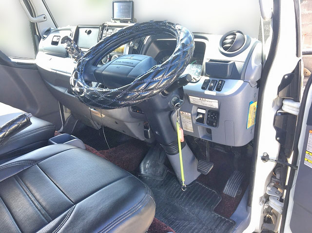 三菱ふそうキャンター平ボディ小型（2t・3t）[写真22]