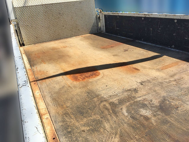 三菱ふそうキャンター平ボディ小型（2t・3t）[写真08]