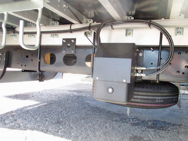 三菱ふそうファイターアルミウイング中型（4t）[写真11]