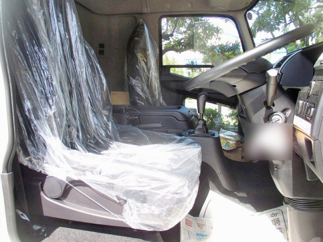 三菱ふそうファイターアルミウイング中型（4t）[写真17]