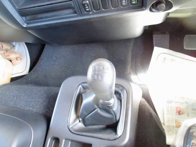 三菱ふそうファイターアルミウイング中型（4t）[写真22]